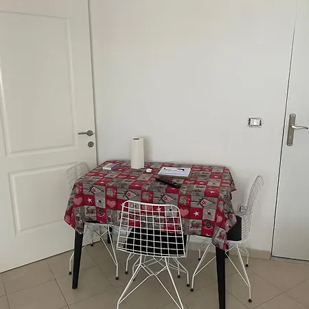 Mezes Fushe Kashar Apartment